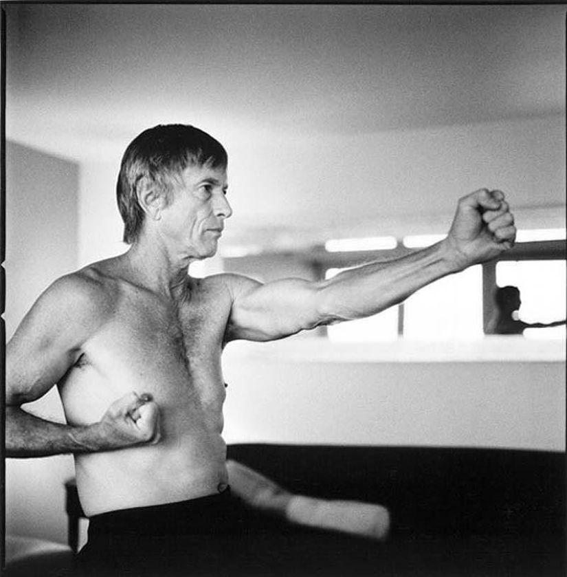 Hombres temprano en la mañana