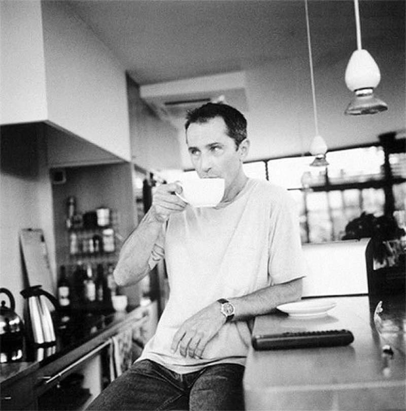 Hombres temprano en la mañana