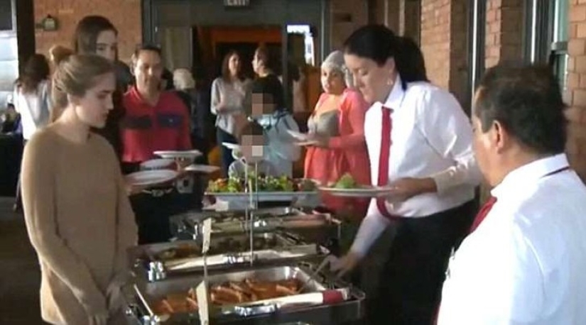 Homeless people are the guests of this $35,000 wedding because of a fiancé who left his bride