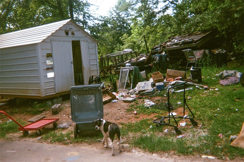 Homeless people were given 100 cameras to take pictures of their lives Homeless people were given 100 cameras to take pictures of their lives