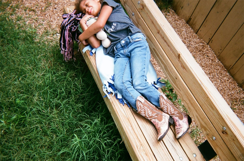 Homeless people were given 100 cameras to take pictures of their lives Homeless people were given 100 cameras to take pictures of their lives