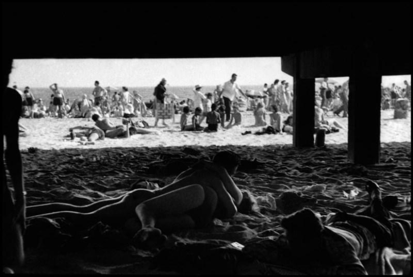 Honest and poignant photos from Bruce Davidson's album "Brooklyn Gangs: Summer 1959" Honest and poignant photos from Bruce Davidson's album "Brooklyn Gangs: Summer 1959"