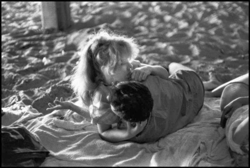 Honest and poignant photos from Bruce Davidson's album "Brooklyn Gangs: Summer 1959" Honest and poignant photos from Bruce Davidson's album "Brooklyn Gangs: Summer 1959"