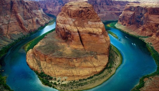 Horseshoe Bend - a bend in the river in Colorado Horseshoe Bend - a bend in the river in Colorado