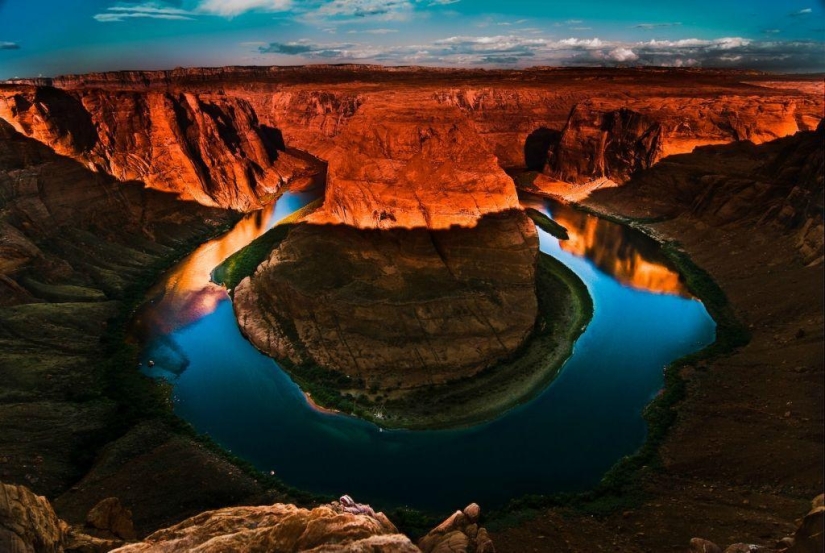 Horseshoe Bend - una curva en el río en Colorado Horseshoe Bend - una curva en el río en Colorado
