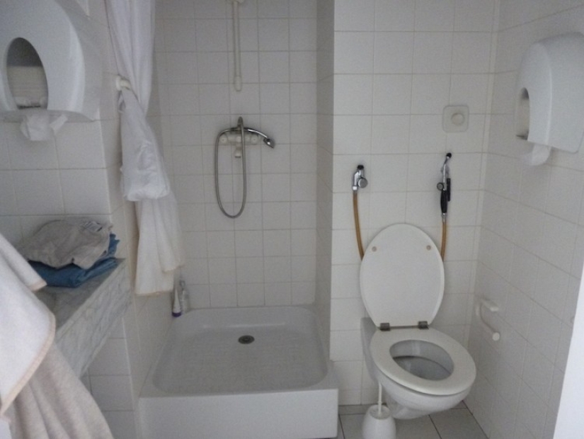 Hospitals in France: private clinic or hospital Hospitals in France: private clinic or hospital