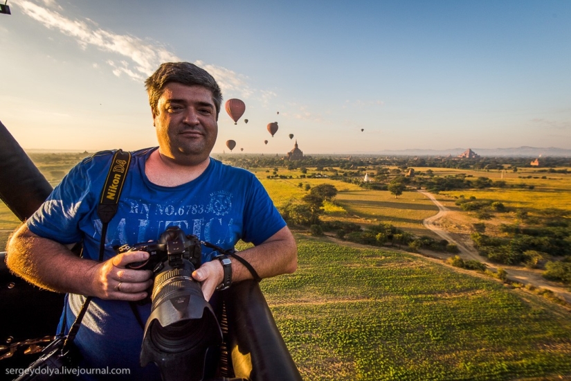Hot air balloon flight over Bagan Hot air balloon flight over Bagan