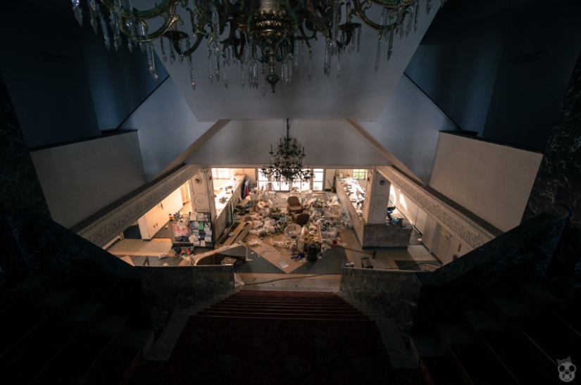 Hotel abandonado en Japón