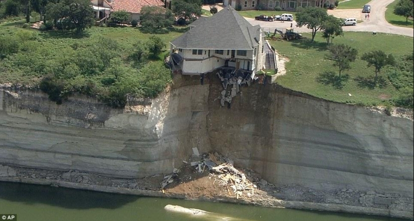 How a couple from Texas effectively left home