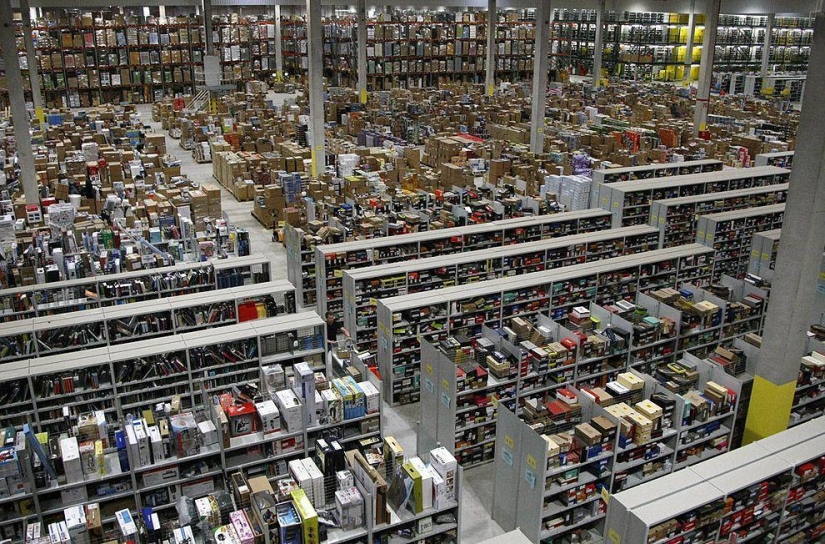 How Amazon warehouses around the world work
