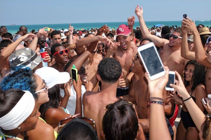 How American students spend their holidays in Miami
