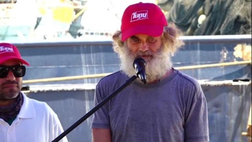 How an Australian and his dog survived two months in the open ocean