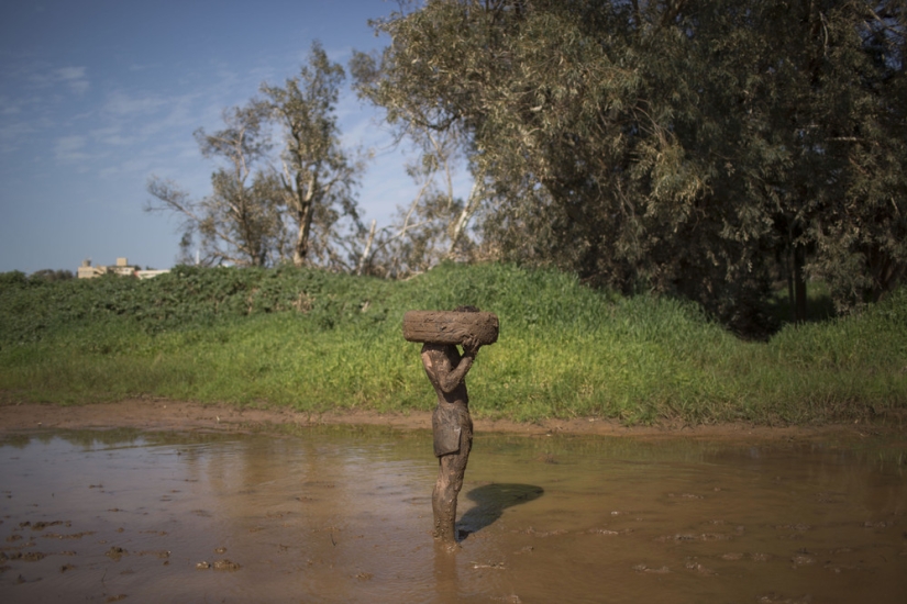 How are the military exercises of Israeli high school students