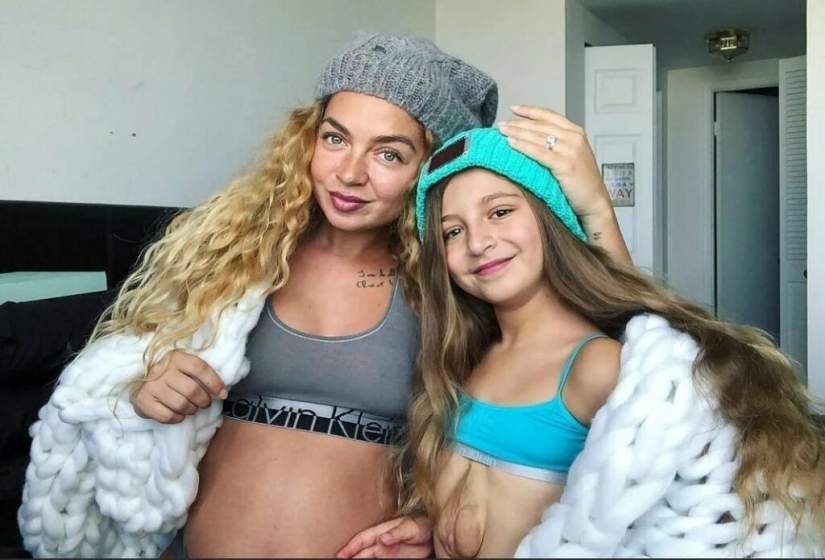 How Bathsheba lives — a girl with a heart outside How Bathsheba lives — a girl with a heart outside