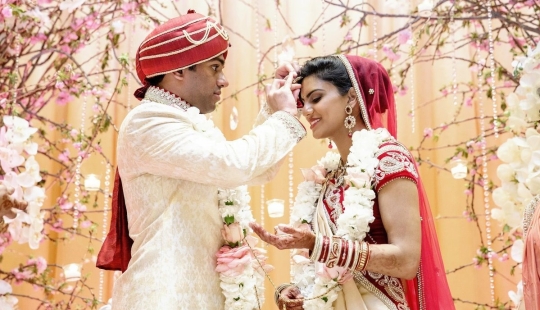 How Billionaires Help Indian Brides: Collective Wedding Traditions in India How Billionaires Help Indian Brides: Collective Wedding Traditions in India