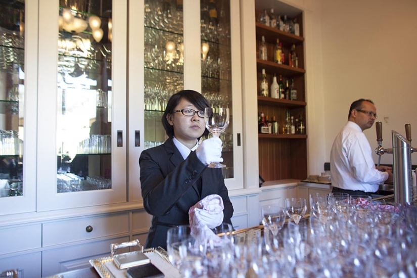 How Butlers Are Prepared in Europe