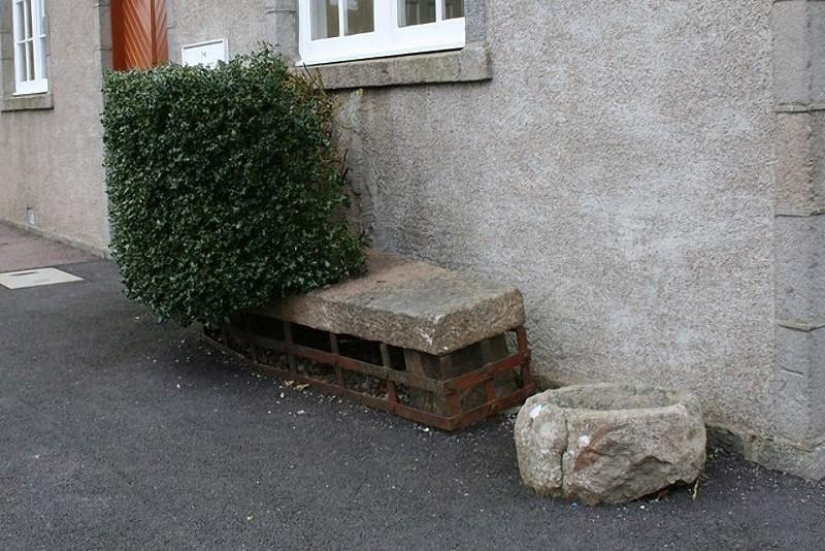 How did the British protect loved ones from body snatchers?