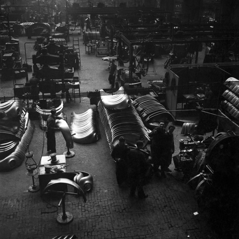 How did the post-war "Bugs"