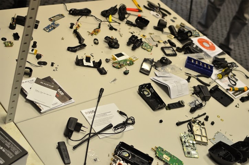 How do electronics manufacturers fool us? How do electronics manufacturers fool us?