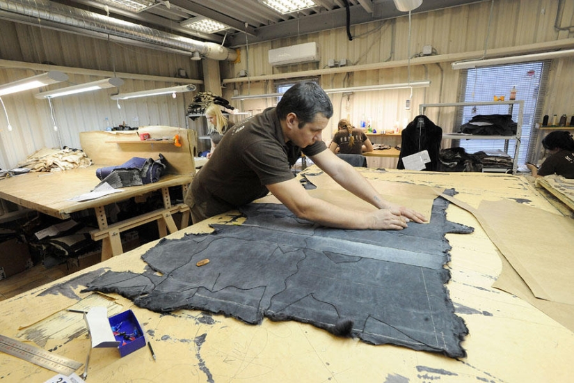 How fur coats are sewn in Russia: from an idea to a hanger