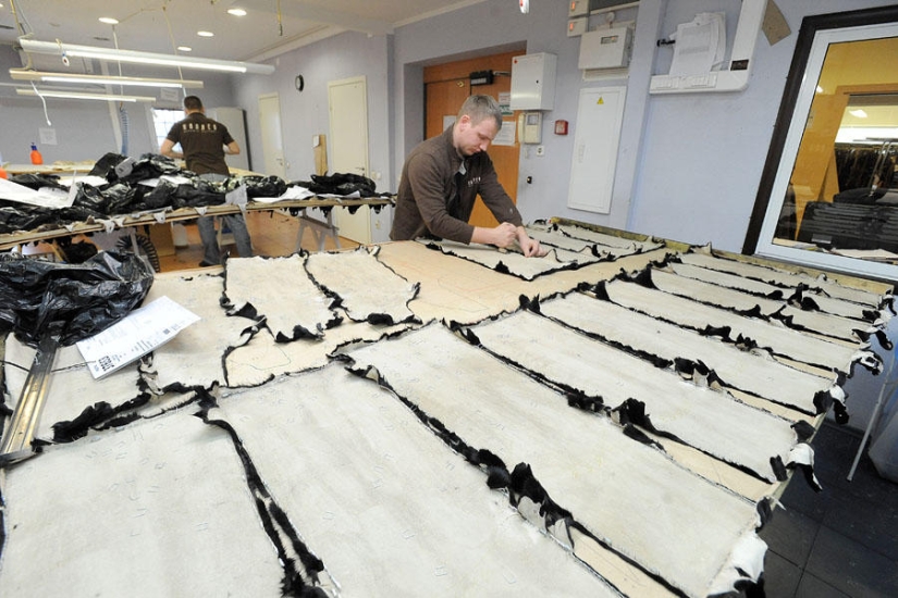 How fur coats are sewn in Russia: from an idea to a hanger