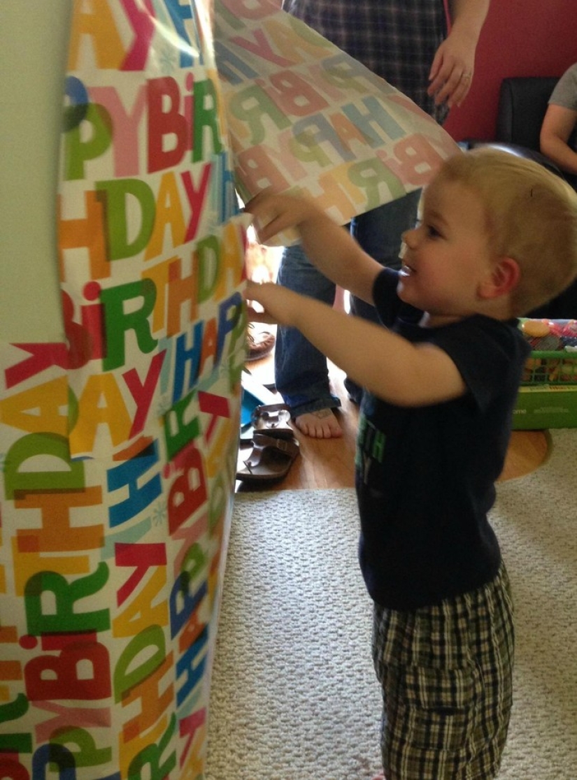 How haters accused a father who built a toy kitchen for his son of raising a "gay" How haters accused a father who built a toy kitchen for his son of raising a "gay"