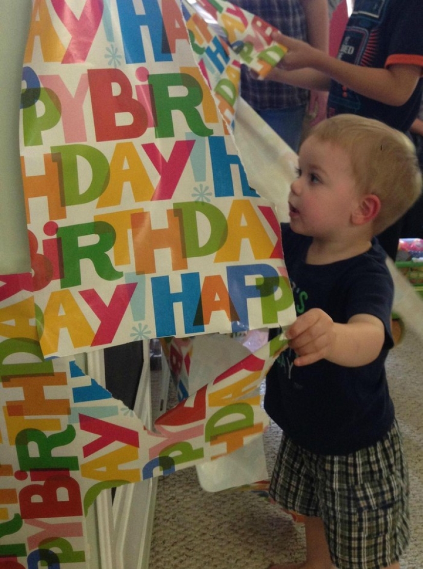 How haters accused a father who built a toy kitchen for his son of raising a "gay" How haters accused a father who built a toy kitchen for his son of raising a "gay"