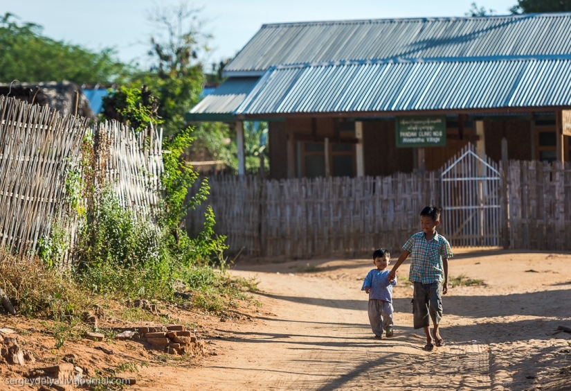 How is life in a wealthy village in Burma? How is life in a wealthy village in Burma?