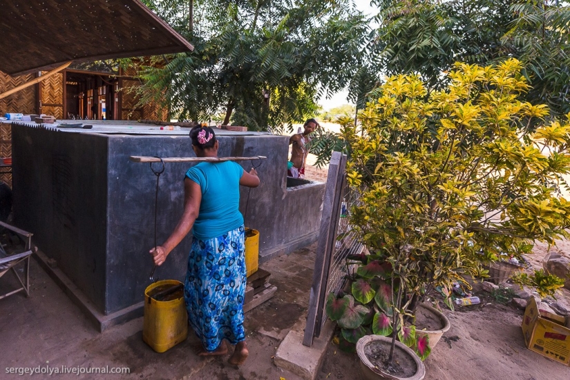 How is life in a wealthy village in Burma? How is life in a wealthy village in Burma?