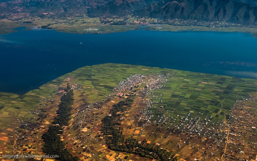 How is life in a wealthy village in Burma? How is life in a wealthy village in Burma?