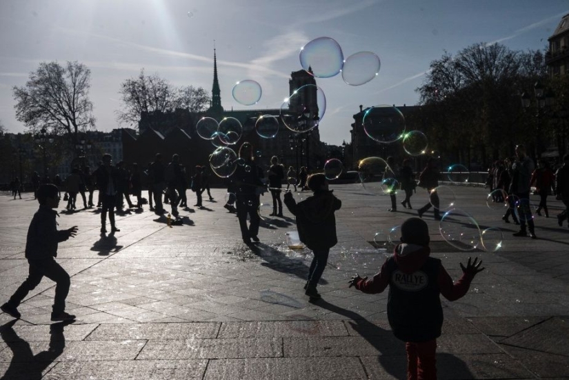 How is life in Paris after the attacks How is life in Paris after the attacks