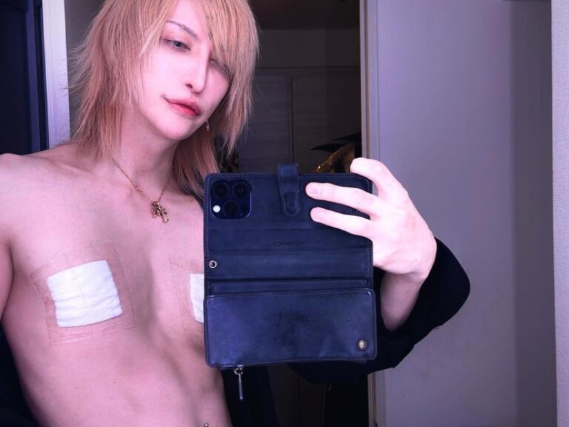 How Japanese musician MiA modifies his body to play guitar better How Japanese musician MiA modifies his body to play guitar better