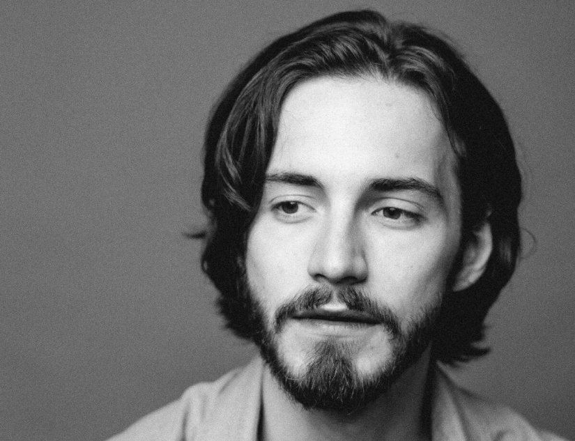 How men in love behave How men in love behave