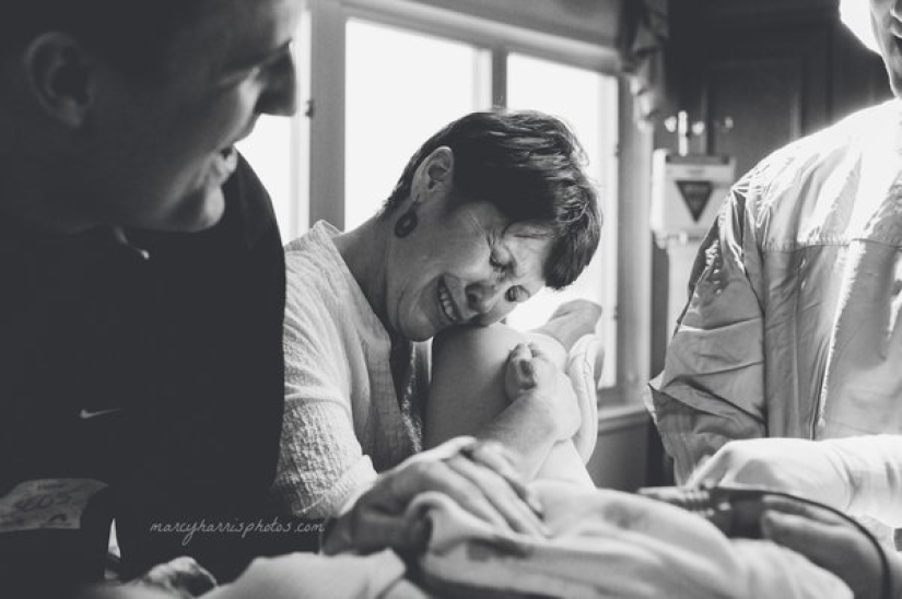 How mothers help their daughters give birth How mothers help their daughters give birth