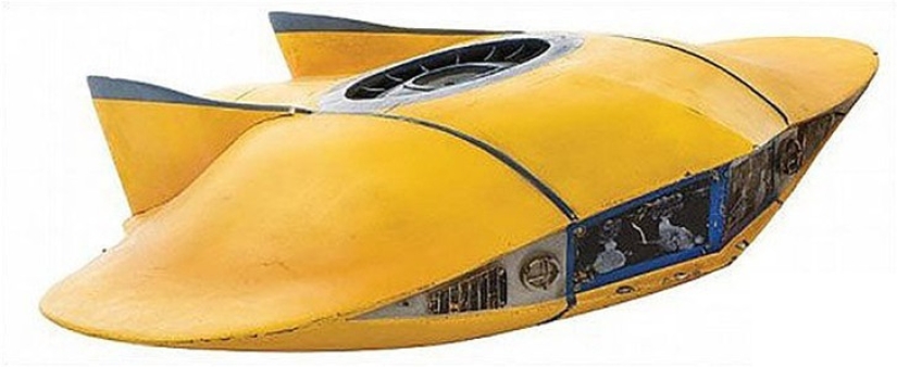 How much did iconic items from famous Hollywood blockbusters sell for?