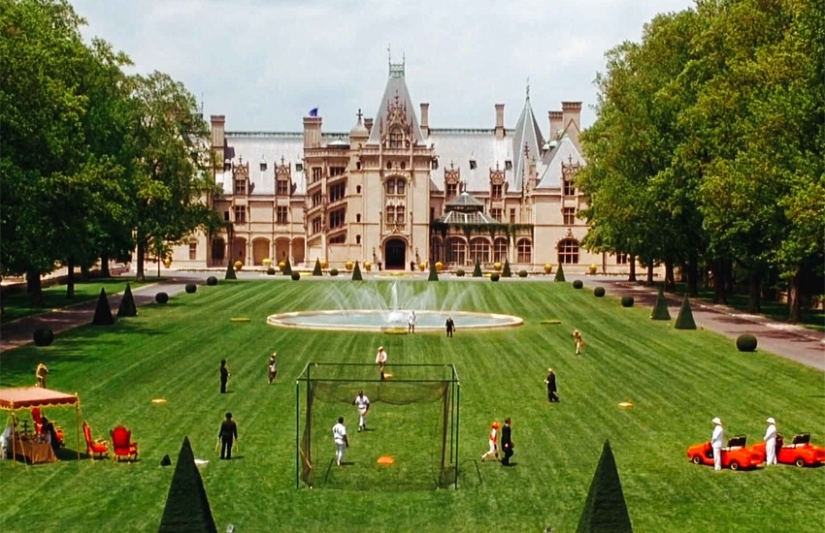 How much do the most expensive movie houses cost? How much do the most expensive movie houses cost?