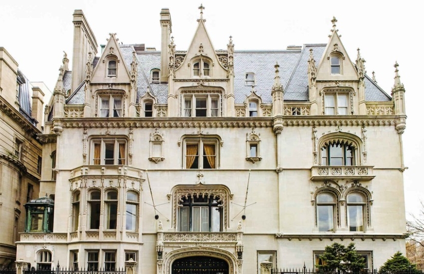 How much do the most expensive movie houses cost? How much do the most expensive movie houses cost?