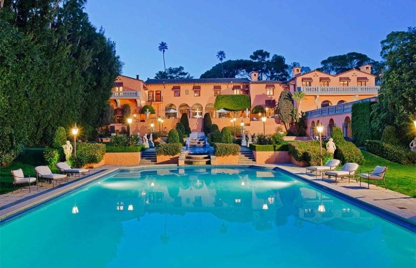 How much do the most expensive movie houses cost? How much do the most expensive movie houses cost?