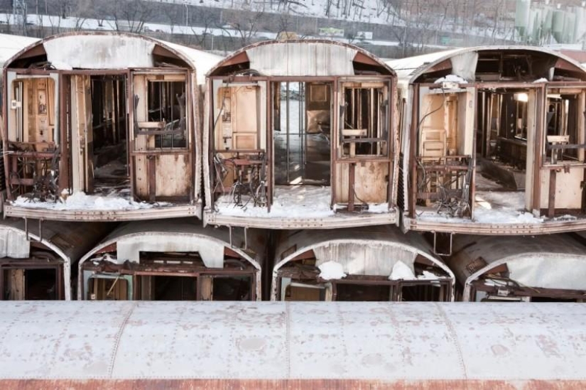 How New York Subway Cars Die