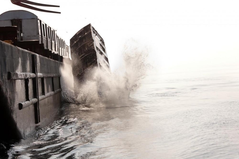 How New York Subway Cars Die