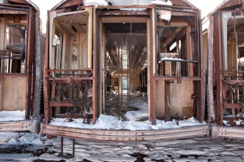 How New York Subway Cars Die