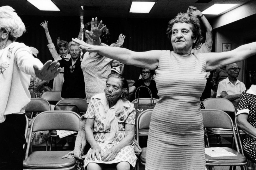 How old people from the Miami Beach Jewish community used to hang out in the early 80s