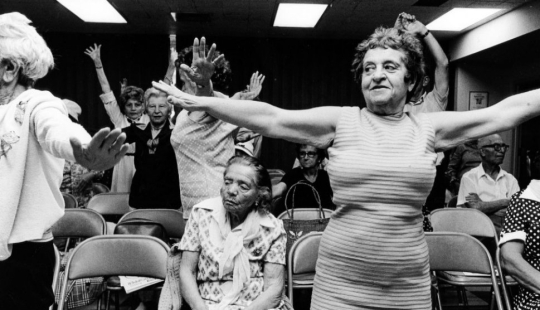 How old people from the Miami Beach Jewish community used to hang out in the early 80s