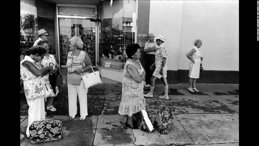 How old people from the Miami Beach Jewish community used to hang out in the early 80s