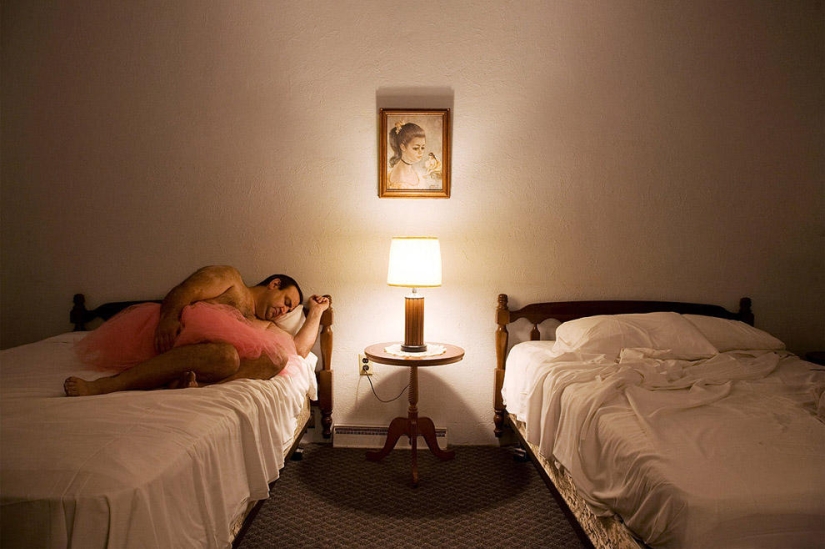 How people help loved ones with the help of photos