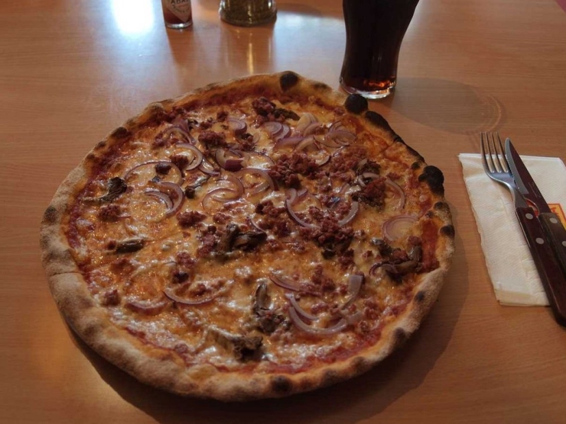 How pizza is served around the world How pizza is served around the world