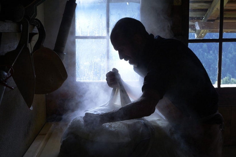 How Swiss cheese is made How Swiss cheese is made