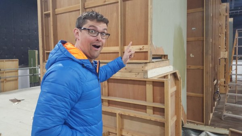 How the scenery for the series "Sherlock" was created