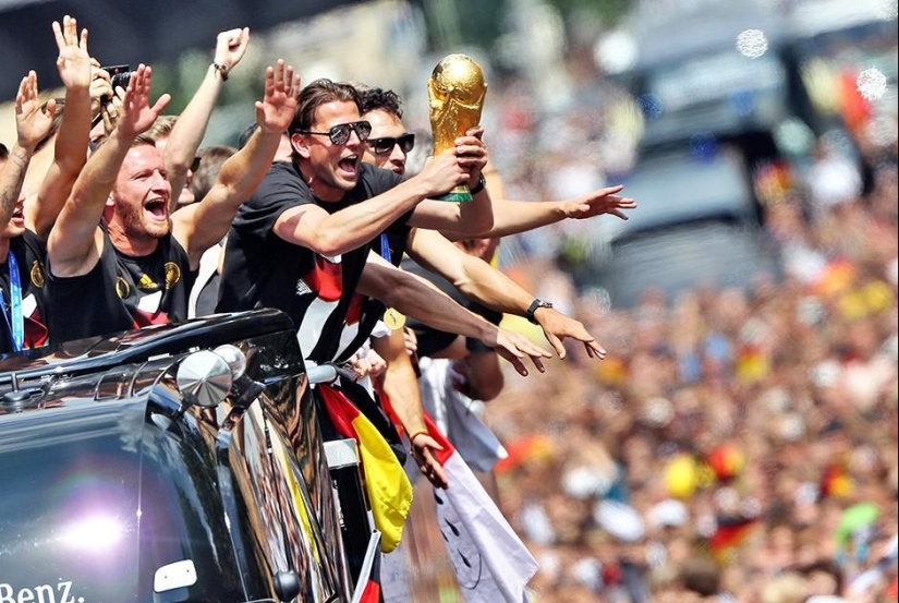 How the winners of the 2014 World Cup were met in Berlin How the winners of the 2014 World Cup were met in Berlin