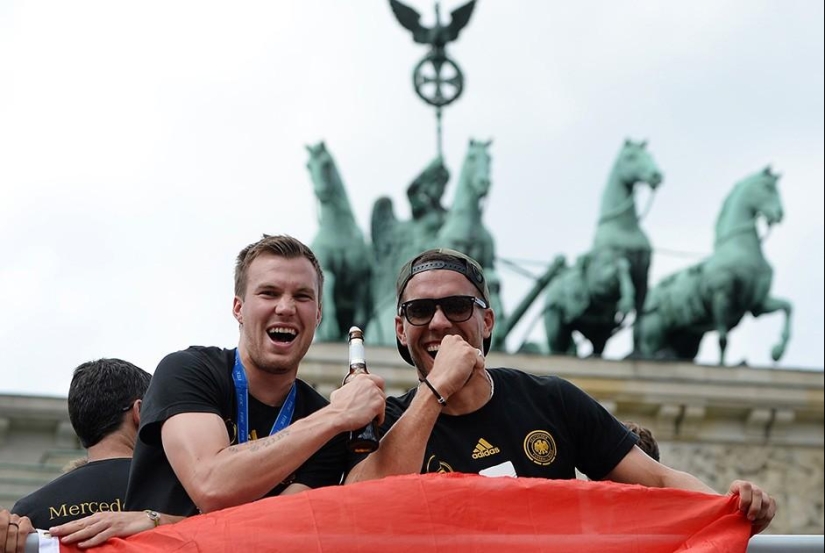 How the winners of the 2014 World Cup were met in Berlin How the winners of the 2014 World Cup were met in Berlin